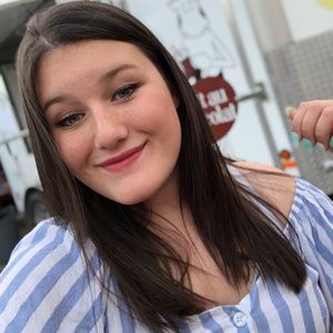 Meet your Posher, Alicia